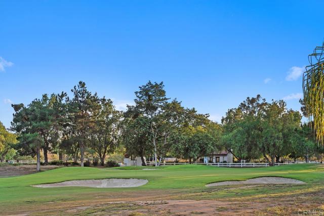 3071 Sprucewood Ln, Escondido CA: https://media.crmls.org/mediaz/55824290-82fd-4277-befc-417df99e090f.jpg