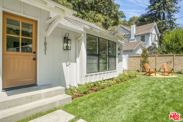 1831 Benedict Canyon Drive, Beverly Hills CA: https://media.crmls.org/mediaz/55833747-dc8a-44ce-9c2b-be24bfe494f3.jpg