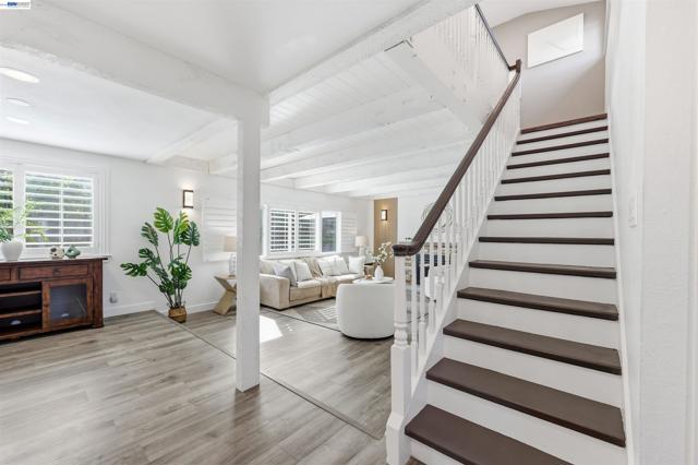 11593 Ladera Ct, Dublin CA: https://media.crmls.org/mediaz/5583a74b-6e27-42ae-9f42-1e13a244e10c.jpg