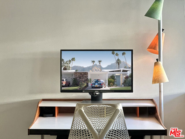 2324 S Skyview Drive, Palm Springs CA: https://media.crmls.org/mediaz/5584296c-1718-4f6a-b27d-43a11466caed.jpg