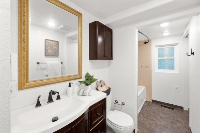 16460 Wood Acres Road, Los Gatos CA: https://media.crmls.org/mediaz/5584d614-dfa3-4639-9749-ba5cd890a21b.jpg