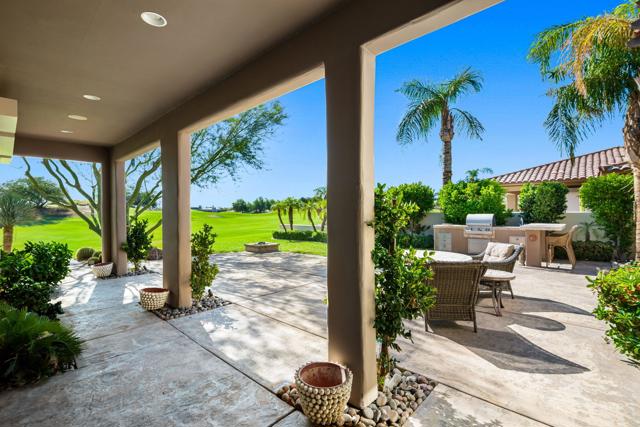 326 Loch Lomond Road, Rancho Mirage CA: https://media.crmls.org/mediaz/55850ba9-dfa7-4809-ab13-0e7925f401af.jpg