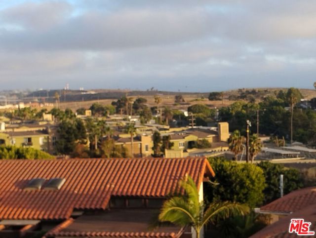 8352 Zitola Terrace, Playa del Rey CA: https://media.crmls.org/mediaz/55863c72-1c91-45ef-a835-e40d0853c7d6.jpg