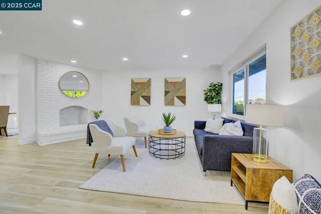 166 Madelia Place, San Ramon CA: https://media.crmls.org/mediaz/55869ae8-3b81-4e79-8a75-9ca2f5b85a8c.jpg