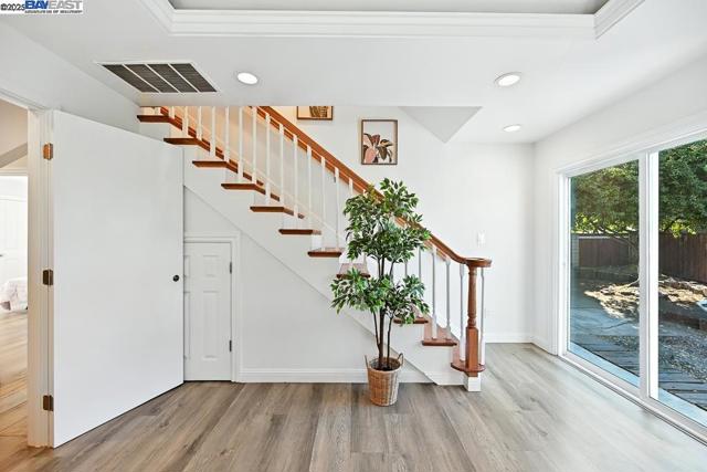 3419 Del Valle Cir, San Leandro CA: https://media.crmls.org/mediaz/5586d56d-e1c7-49eb-91d2-30c05cff76c5.jpg