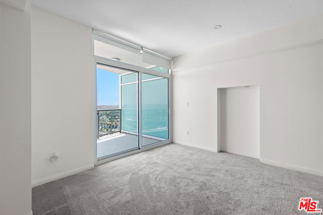 13600 MARINA POINTE Drive, Marina del Rey CA: https://media.crmls.org/mediaz/558769ff-68cc-4aa3-995e-43ef1cb544a1.jpg