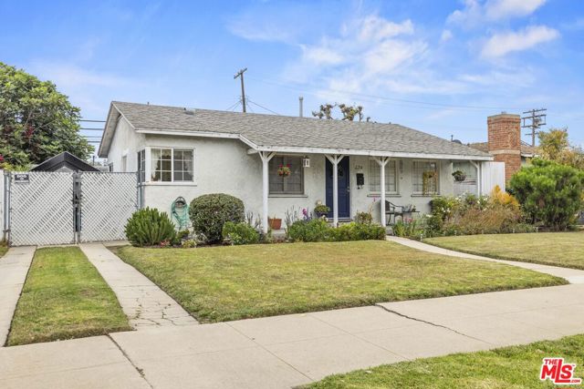 2754 Barrington Avenue, Los Angeles, California 90064, 2 Bedrooms Bedrooms, ,1 BathroomBathrooms,Single Family Residence,For Sale,Barrington,24416927