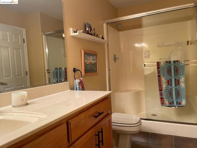 Image 15 of 48 For 16160 Willow Glen Rd