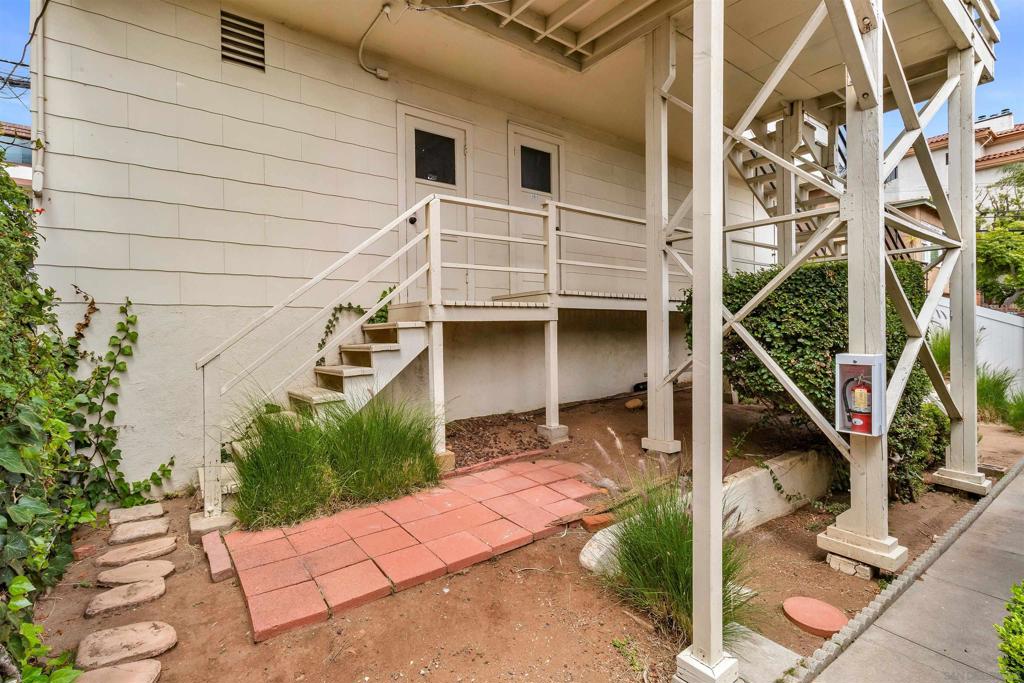 1809 Linwood Street - photo 12
