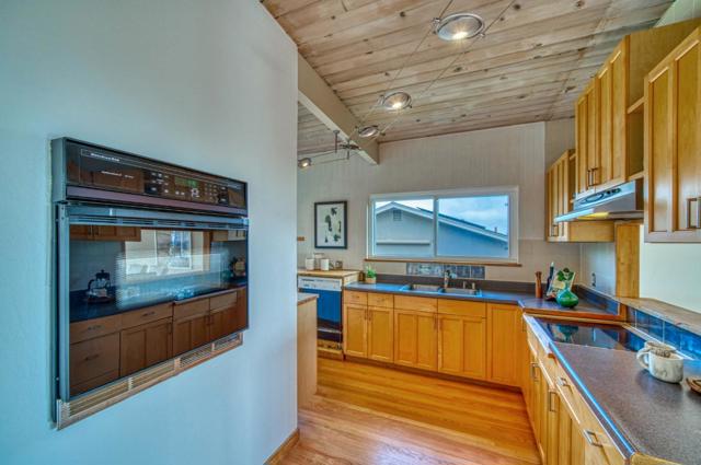 215 El Granada Boulevard, Half Moon Bay CA: https://media.crmls.org/mediaz/5589c4ec-3d60-471f-adab-9ff807fdb1df.jpg