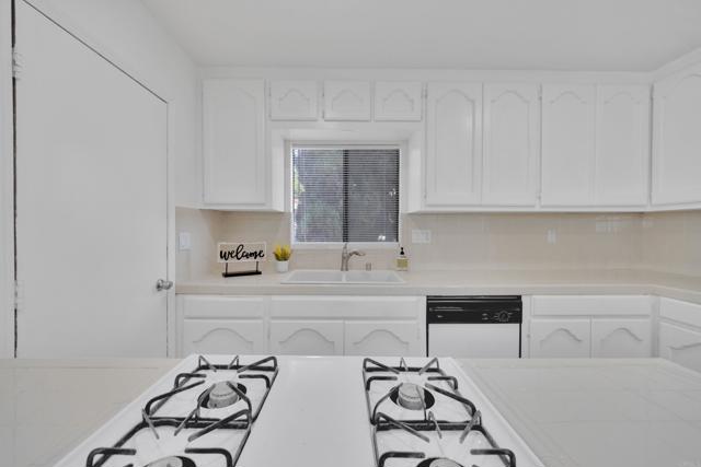 Detail Gallery Image 17 of 60 For 9015 9017 Campo Rd, Spring Valley,  CA 91977 - 6 Beds | 4 Baths