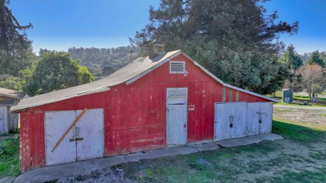 1051 San Miguel Cyn Road, Royal Oaks CA: https://media.crmls.org/mediaz/558b27cf-36ce-4a10-8eec-26ead356d65c.jpg