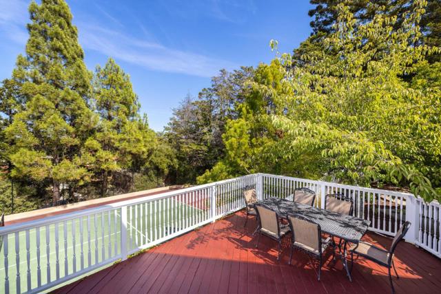 75 Eugenia Way, Hillsborough CA: https://media.crmls.org/mediaz/558b370a-5c36-4b92-b3f8-cdbbbd2ae78c.jpg