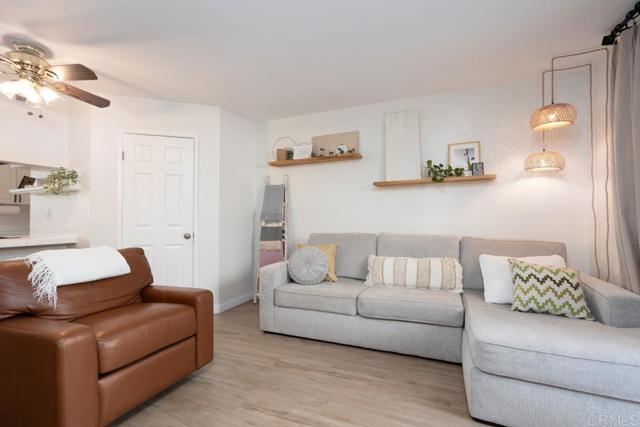Detail Gallery Image 4 of 25 For 1479 Hemlock Ave, Imperial Beach,  CA 91932 - 2 Beds | 1/1 Baths