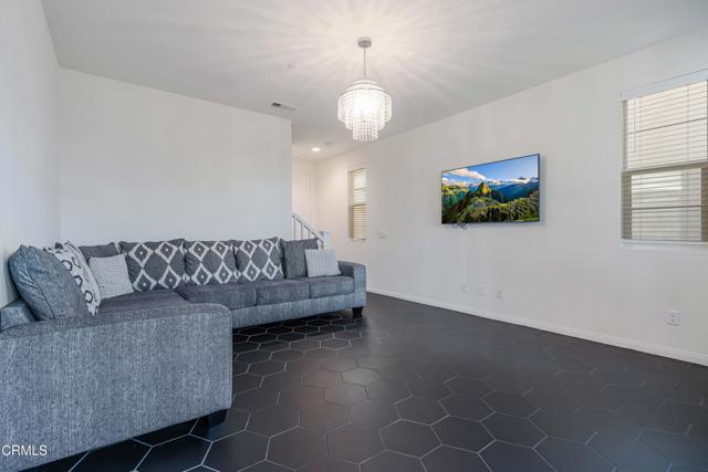 Detail Gallery Image 5 of 33 For 344 Campbell Ct, Santa Paula,  CA 93060 - 3 Beds | 2/1 Baths