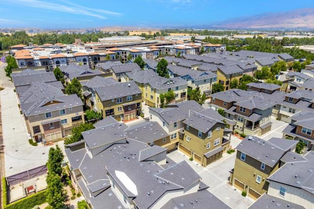 1490 Coyote Creek Way, Milpitas CA: https://media.crmls.org/mediaz/558bbafe-9ba7-4312-a947-128ce5cc9bcb.jpg