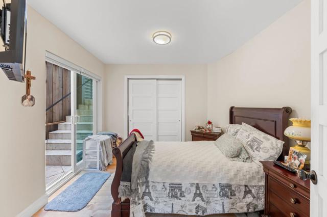 440442 29th Street, San Francisco CA: https://media.crmls.org/mediaz/558be3c9-ee73-4206-80ba-43513d28dfa8.jpg