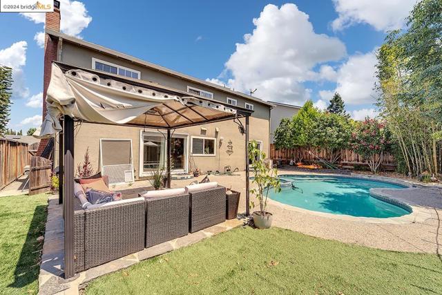 Image 33 of 39 For 3342 San Saba Dr