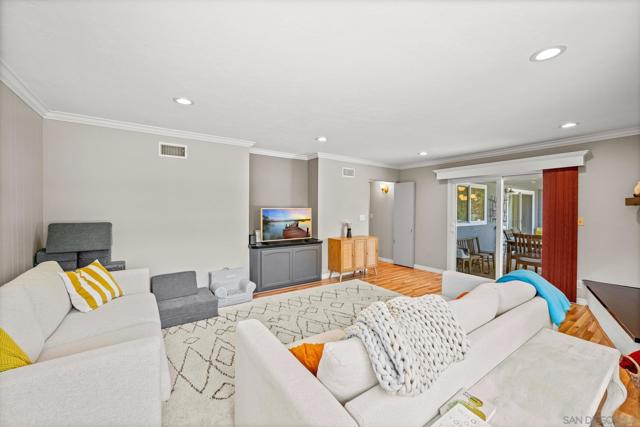 11461 Fuerte Farms Rd, El Cajon CA: https://media.crmls.org/mediaz/558c6aa7-e85c-4322-b18c-46f0343d013c.jpg