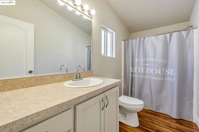 16711 Marsh Creek Rd, Clayton CA: https://media.crmls.org/mediaz/558cf8d2-323b-4aa5-bf85-ef2b135de2bb.jpg