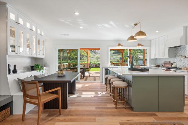 1155 Pepper Dr, El Cajon CA: https://media.crmls.org/mediaz/558d5f48-b632-47be-83fb-32d48254006d.jpg