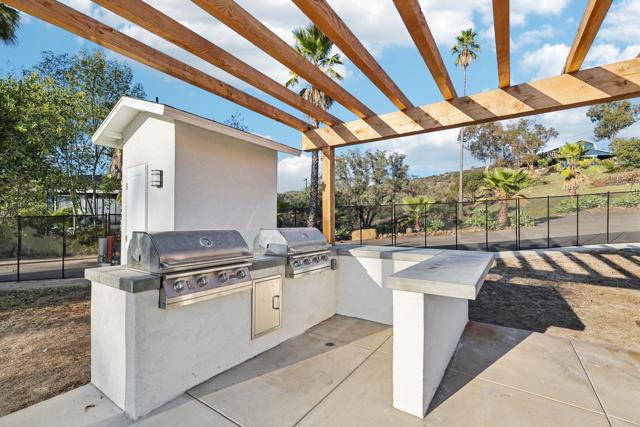 26086 Bear Valley Heights Road, Escondido CA: https://media.crmls.org/mediaz/558dce7b-6db6-4485-ba50-d4cf7792bb2d.jpg