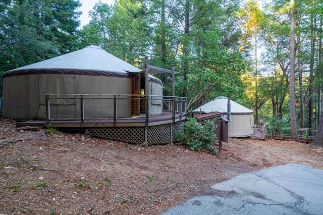 1301 Bear Creek, Boulder Creek CA: https://media.crmls.org/mediaz/558e4af8-06fb-4703-8752-d1d659940931.jpg