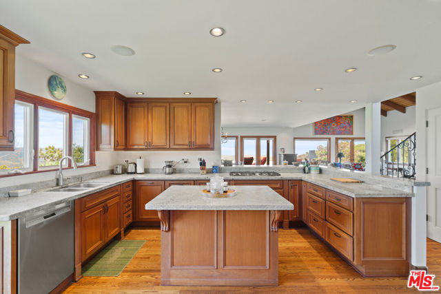 2303 Tuna Canyon Road, Topanga CA: https://media.crmls.org/mediaz/558ef4a8-53fd-4f2a-af6b-28912d63004f.jpg