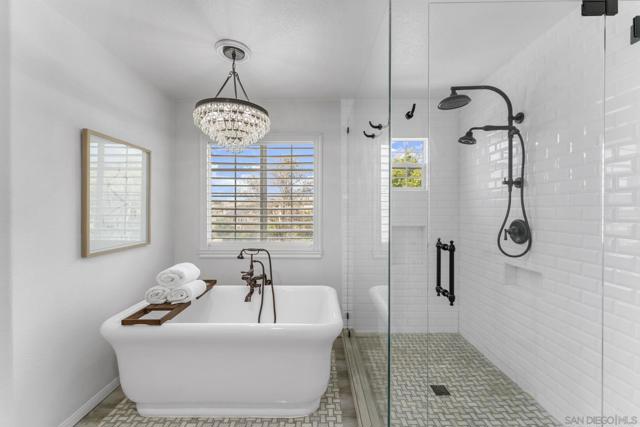 2169 Corte San Simeon, Chula Vista CA: https://media.crmls.org/mediaz/558f3056-bdf5-45c6-b5fe-4e969a957e5a.jpg