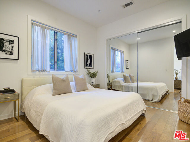11954 Lucile Street, Culver City CA: https://media.crmls.org/mediaz/558f72f6-c5b5-426a-9de7-2ccbbb9a7858.jpg