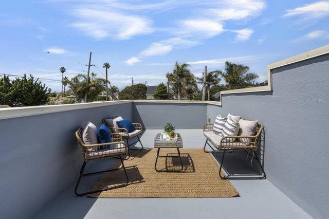 410 35th Avenue, Santa Cruz CA: https://media.crmls.org/mediaz/558f90bd-e4b0-4614-9025-a20c308ac035.jpg