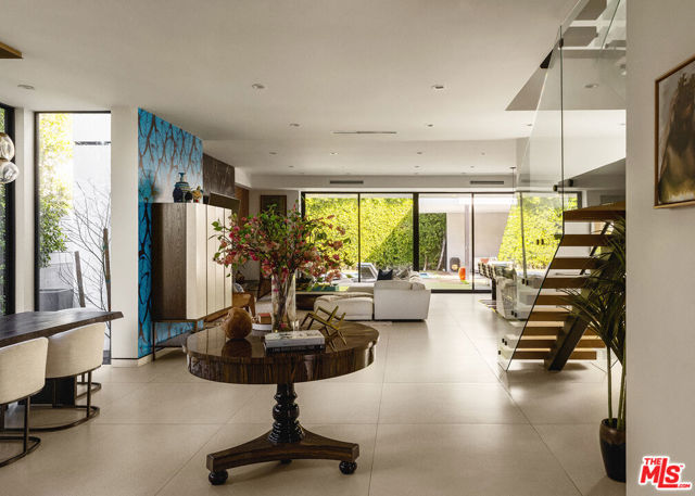 6509 Colgate Avenue, Los Angeles CA: https://media.crmls.org/mediaz/558fb964-1e93-4cdc-9714-affdf71a9e9c.jpg