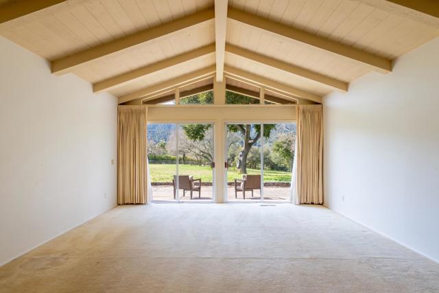 10 Ring Lane, Carmel Valley CA: https://media.crmls.org/mediaz/55900197-afd3-4025-b7d3-7bd9a6349d9f.jpg