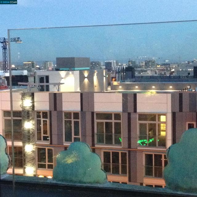 1075 Market St, San Francisco CA: https://media.crmls.org/mediaz/55902721-8968-4dae-9bd9-85d01464e91c.jpg
