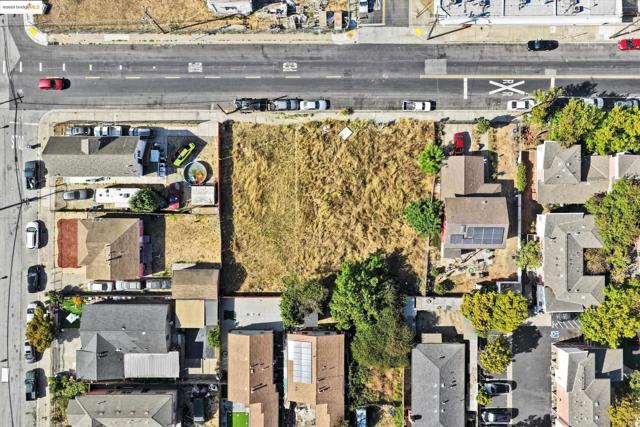 724 Chesley Ave, Richmond CA: https://media.crmls.org/mediaz/55904442-bc31-40f9-a3fb-fa721c0d3731.jpg