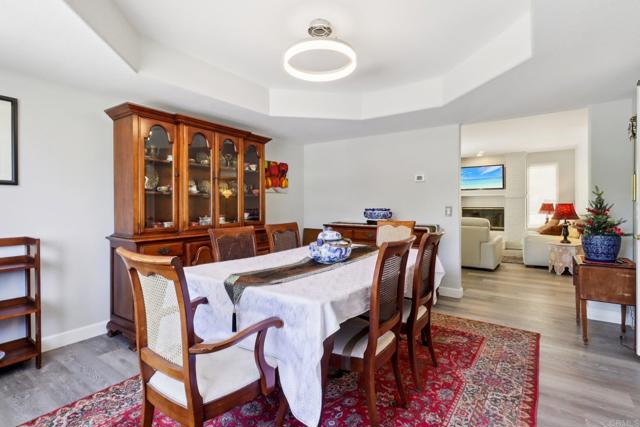 9704 Indian Creek Way, Escondido CA: https://media.crmls.org/mediaz/559054f1-19e8-4c38-bd2c-85c018e4e4f2.jpg