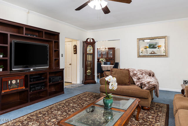 250 S Berkeley Avenue, Pasadena CA: https://media.crmls.org/mediaz/55912a24-5c74-463c-80fe-f9cfa561fff9.jpg