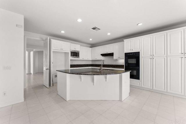 Detail Gallery Image 17 of 44 For 1004 Red Granite Rd, Chula Vista,  CA 91913 - 5 Beds | 4/1 Baths