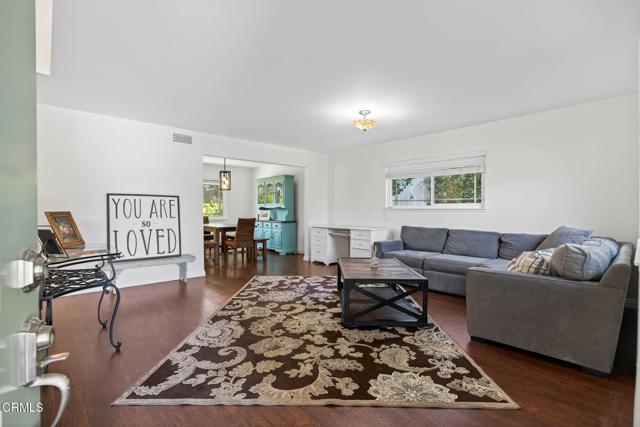 Detail Gallery Image 3 of 29 For 3886 Northland St, Newbury Park,  CA 91320 - 3 Beds | 2/1 Baths