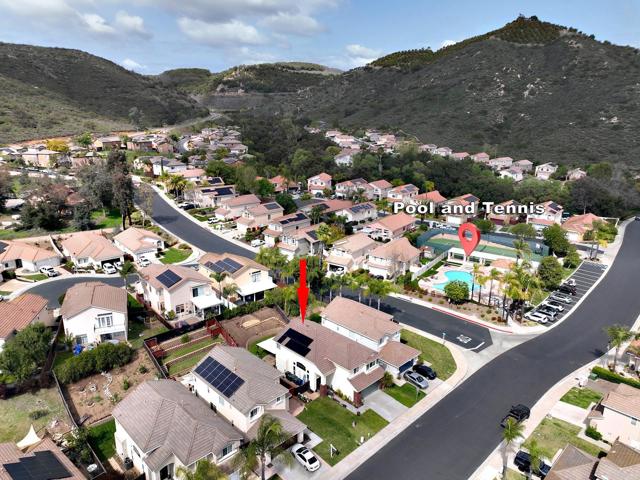 29720 Gracilior Drive, Escondido CA: https://media.crmls.org/mediaz/55922393-6648-4a6f-8e4f-1b8c7754dc2f.jpg