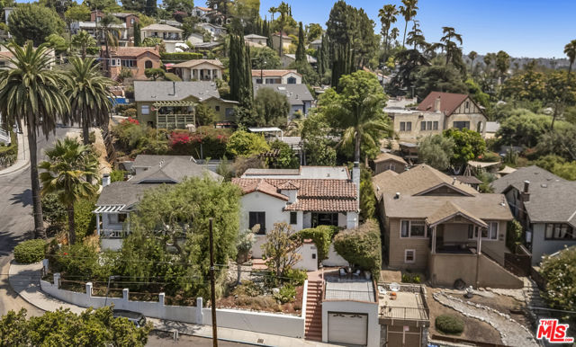 6105 Mount Angelus Drive, Los Angeles CA: https://media.crmls.org/mediaz/55922981-44f3-492c-8a12-c9a241181166.jpg