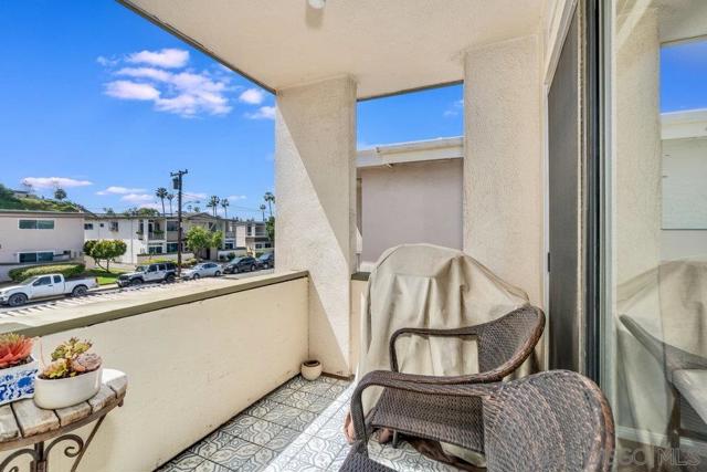 3820 Groton St, San Diego CA: https://media.crmls.org/mediaz/5594085a-6b46-4a9e-afe8-582cf6a35f74.jpg