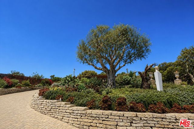 7007 Birdview Avenue, Malibu CA: https://media.crmls.org/mediaz/5594118a-057b-47bb-acdd-857bf7130cbe.jpg