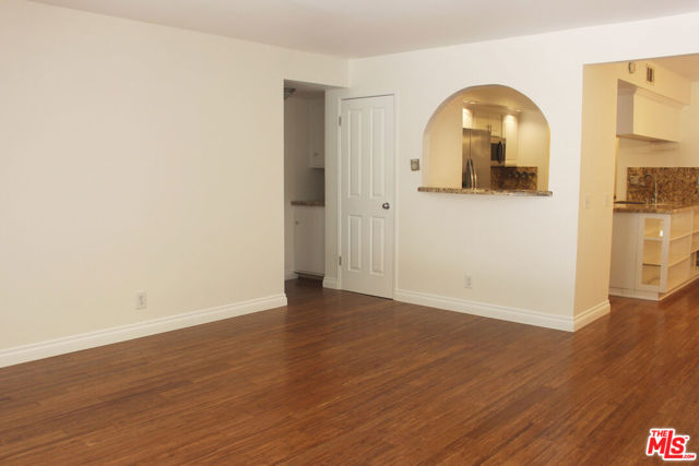 224 Oakwood Street photo 8
