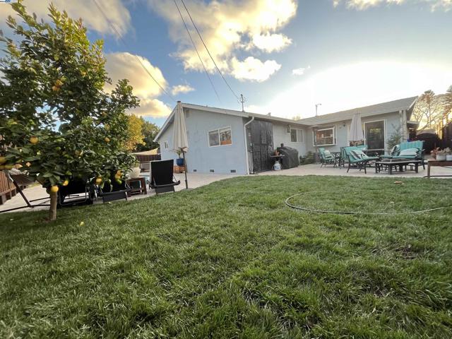 5774 Crow Lane, San Jose CA: https://media.crmls.org/mediaz/55953617-bfb4-4c78-a3ba-a58030832580.jpg
