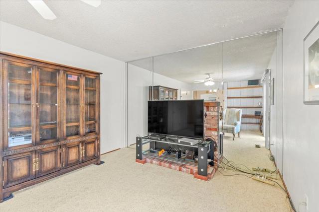 137 Silverwood Place, Marina CA: https://media.crmls.org/mediaz/55958db7-5b61-4fcd-8ab2-2143d6d312f6.jpg