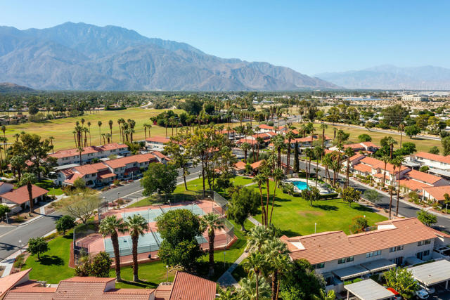 6000 Montecito Drive, Palm Springs CA: https://media.crmls.org/mediaz/5596d552-2e5a-4780-b73c-d0fefbc7e8b4.jpg