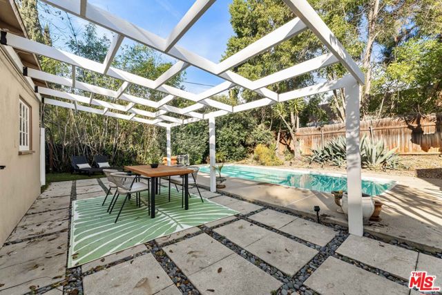 4719 W Wortser Avenue, Sherman Oaks CA: https://media.crmls.org/mediaz/559796e9-45b7-4629-8f9f-4f24c8a8cac4.jpg