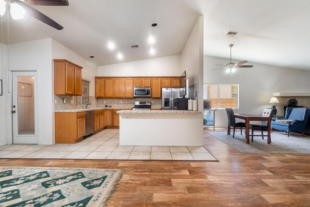 65866 Estrella Avenue, Desert Hot Springs CA: https://media.crmls.org/mediaz/5597d390-54d8-434b-865b-fed6d686435c.jpg