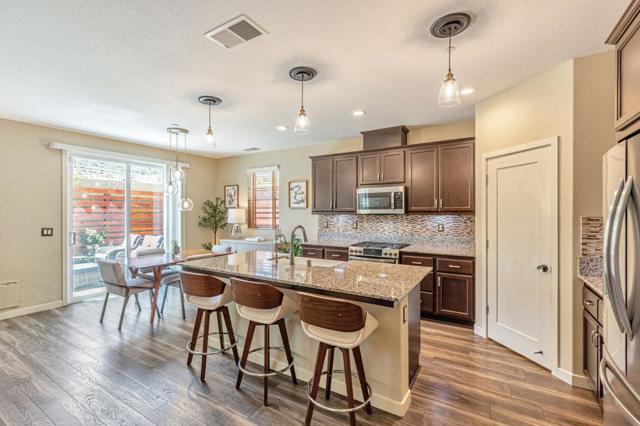 1300 Qualteri Way, Gilroy CA: https://media.crmls.org/mediaz/55980657-9429-472a-9030-0e07d793f728.jpg